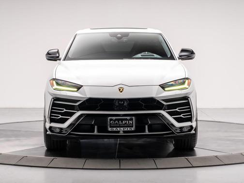 2019 Lamborghini Urus Base