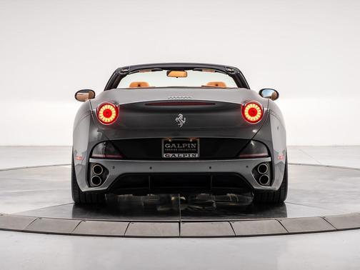 2011 Ferrari California Base