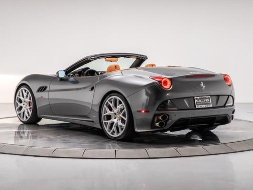 2011 Ferrari California Base