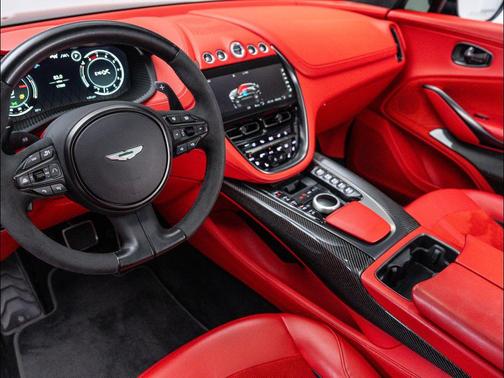 2022 Aston Martin DBX Base