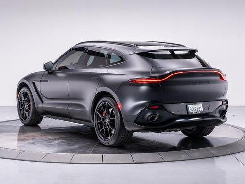 2022 Aston Martin DBX Base