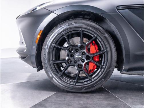2022 Aston Martin DBX Base