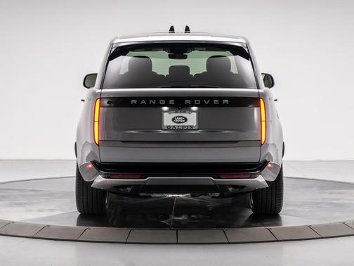 2025 Land Rover Range Rover P400 SE