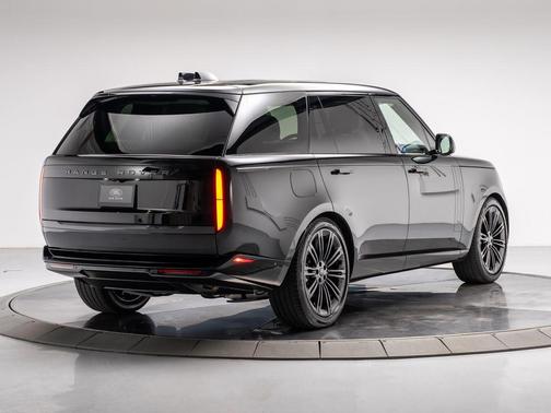 2026 Land Rover Range Rover P400 SE 7 Seat
