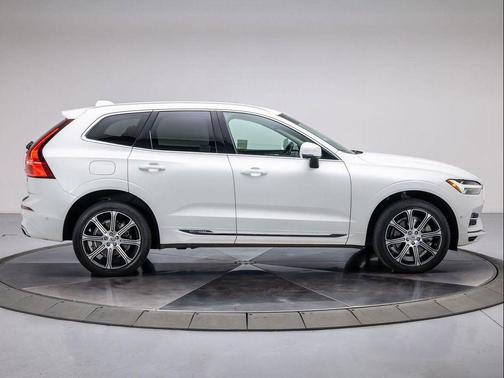 2021 Volvo XC60 Recharge Plug-In Hybrid T8 Inscription