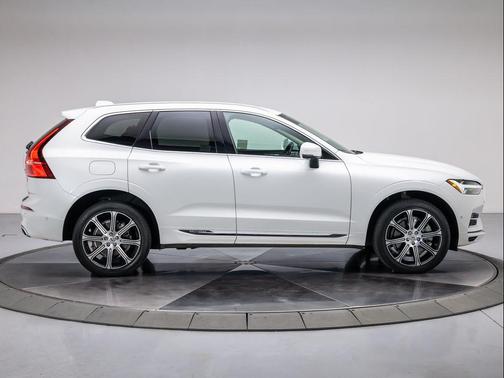 2021 Volvo XC60 Recharge Plug-In Hybrid T8 Inscription