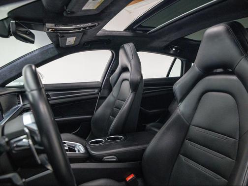 2019 Porsche Panamera GTS