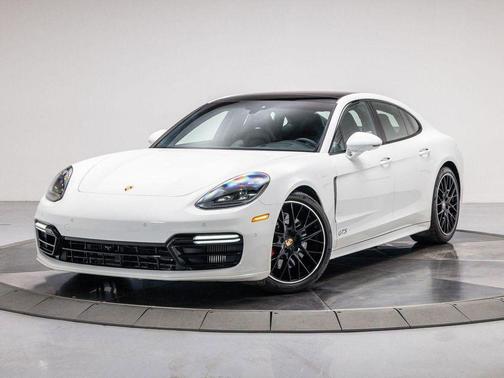 2019 Porsche Panamera GTS