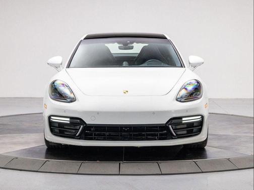 2019 Porsche Panamera GTS