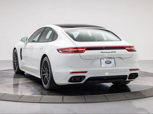 2019 Porsche Panamera GTS