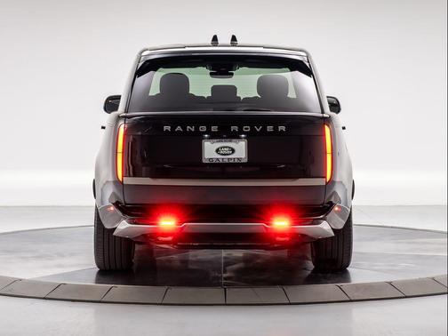 2024 Land Rover Range Rover P530 SE