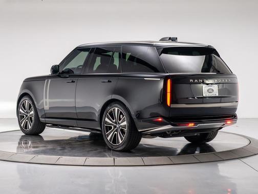 2024 Land Rover Range Rover P530 SE