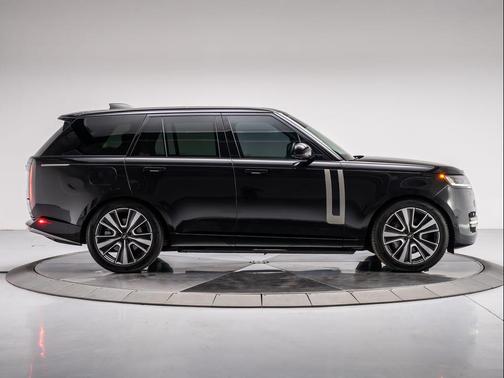 2024 Land Rover Range Rover P530 SE