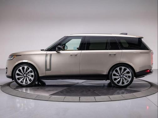 2025 Land Rover Range Rover P530 SE 7 Seat