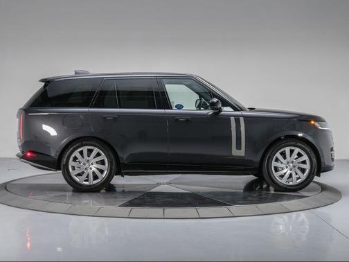 2025 Land Rover Range Rover P400 SE