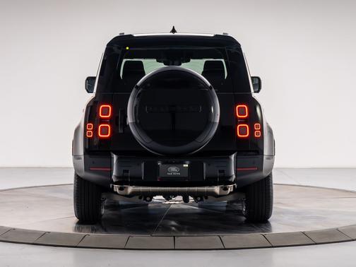 SANTORINI BLACK 2026 Land Rover Defender P300 S