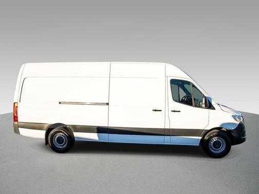 2024 Mercedes-Benz Sprinter 2500 HIGH ROOF 4-CYL