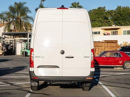 2024 Mercedes-Benz Sprinter 2500 HIGH ROOF 4-CYL