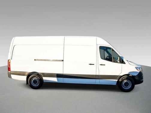 2024 Mercedes-Benz Sprinter 2500 HIGH ROOF 4-CYL