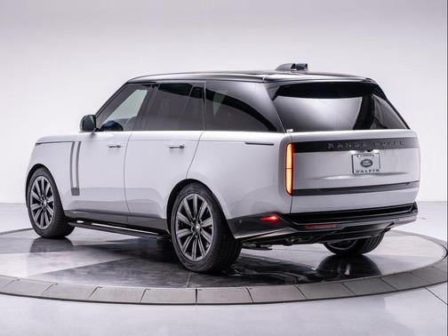 2025 Land Rover Range Rover P530 SE