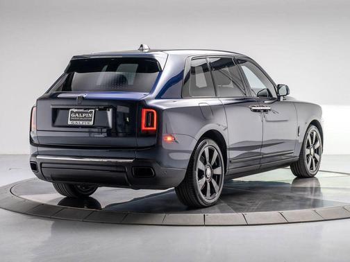 2020 Rolls-Royce Cullinan Base