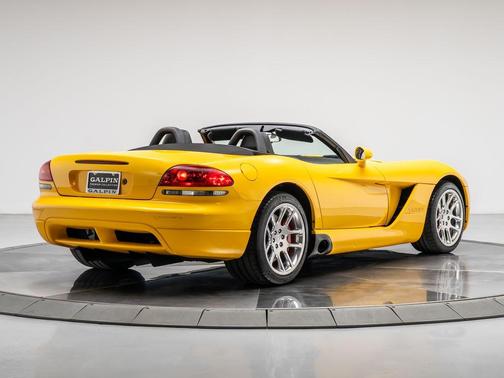 2005 Dodge Viper SRT-10