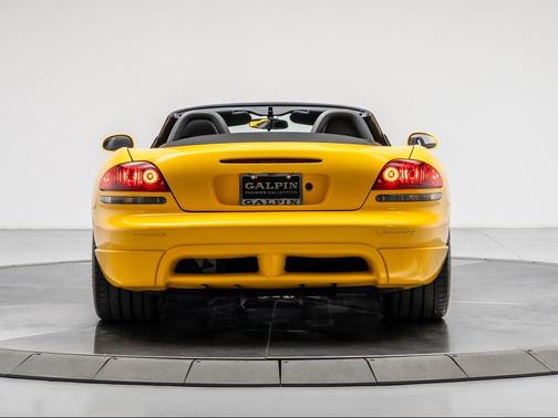 2005 Dodge Viper SRT-10