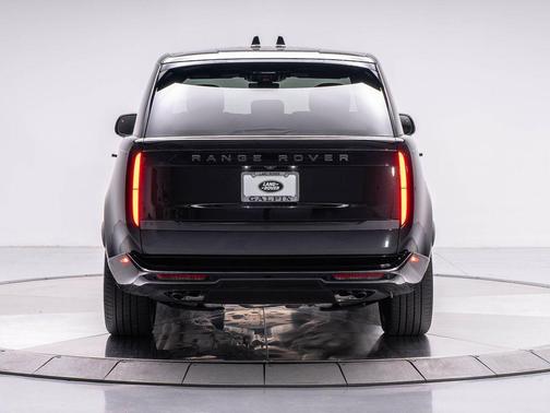 2025 Land Rover Range Rover P530 SE