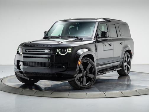 SANTORINI BLACK 2026 Land Rover Defender P400 X-Dynamic SE