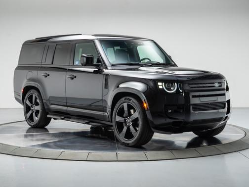 SANTORINI BLACK 2026 Land Rover Defender P400 X-Dynamic SE