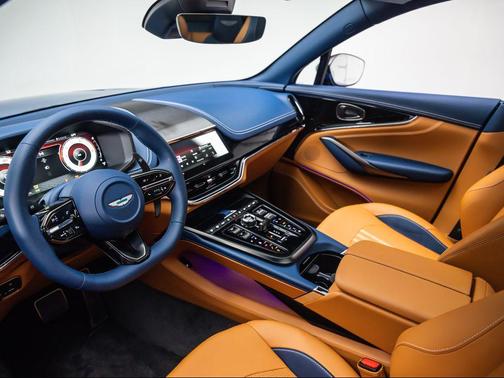 2025 Aston Martin DBX 707