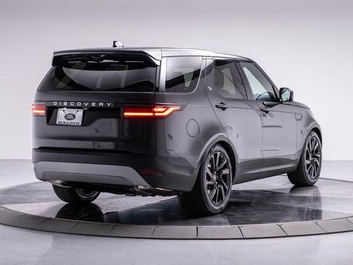 2025 Land Rover Discovery P300 S