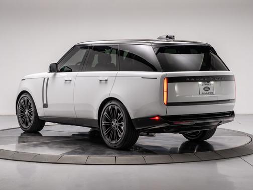Fuji White 2026 Land Rover Range Rover P400 SE