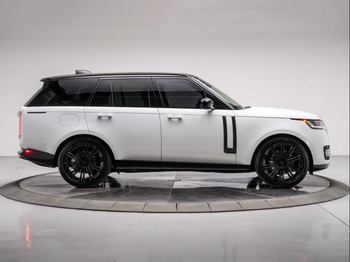 Fuji White 2026 Land Rover Range Rover P400 SE