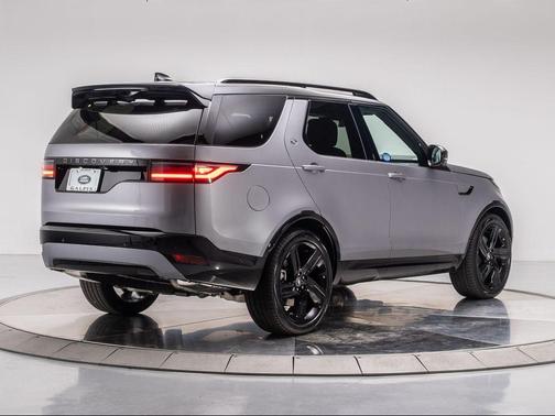 2025 Land Rover Discovery P360 Dynamic SE