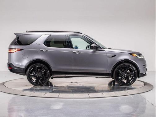 2025 Land Rover Discovery P360 Dynamic SE