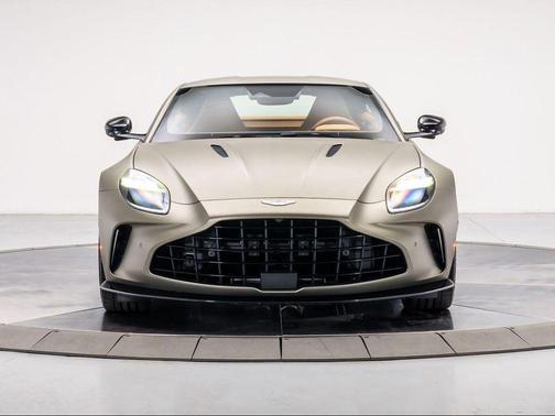 2025 Aston Martin Vantage Base