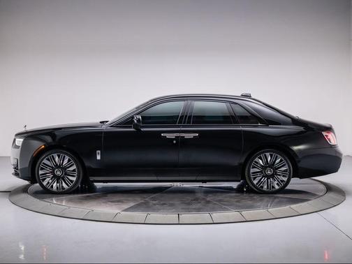 2025 Rolls-Royce Ghost 