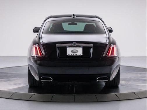 2025 Rolls-Royce Ghost 