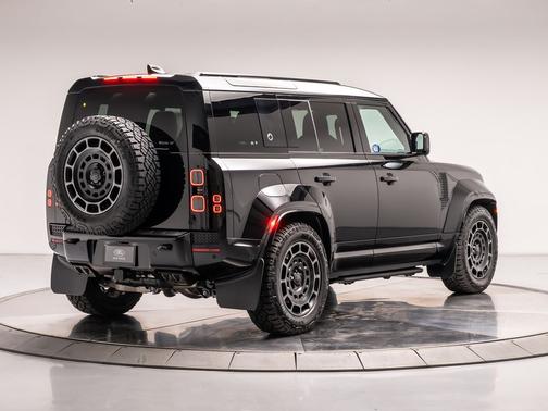 Narvik Black 2026 Land Rover Defender P635 OCTA Black