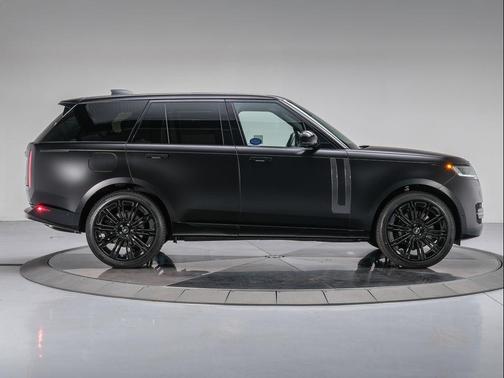 2025 Land Rover Range Rover P530 SE