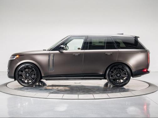 2025 Land Rover Range Rover P530 SE