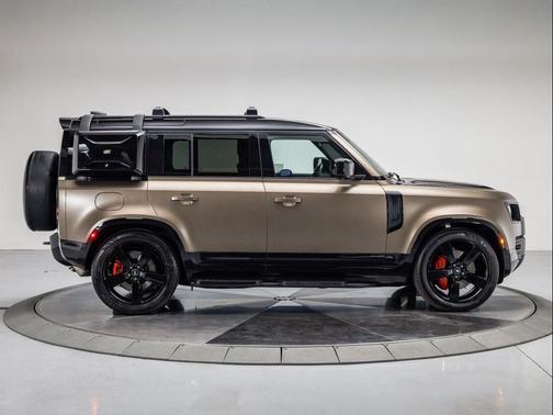 2024 Land Rover Defender 110 P400 X
