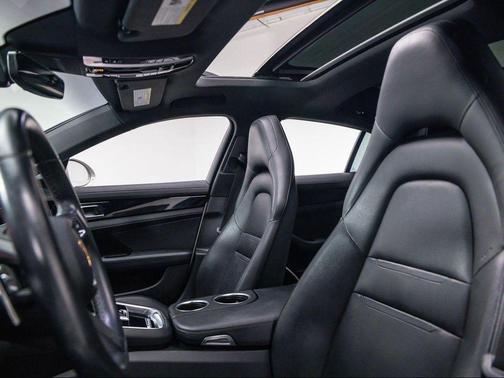 2022 Porsche Panamera Platinum Edition
