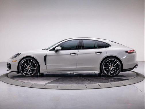 2022 Porsche Panamera Platinum Edition