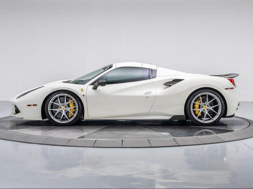 2019 Ferrari 488 Spider Base
