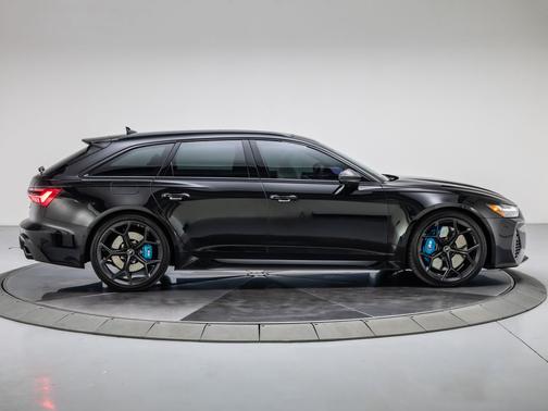 Mythos Black Metallic 2025 Audi RS 6 Avant 4.0T