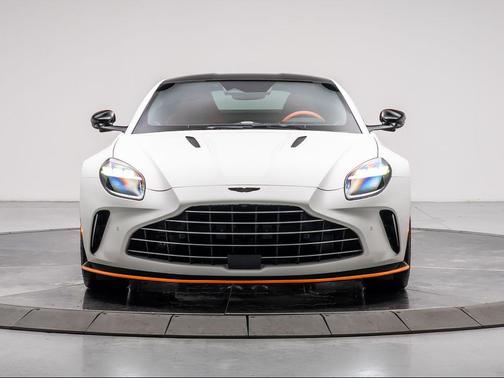 2025 Aston Martin Vantage Base