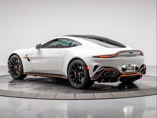2025 Aston Martin Vantage Base
