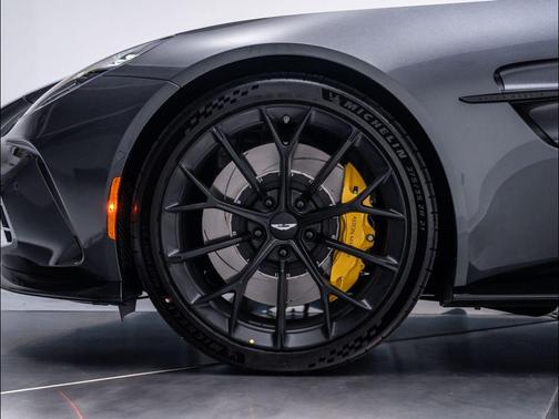 2026 Aston Martin Vantage 